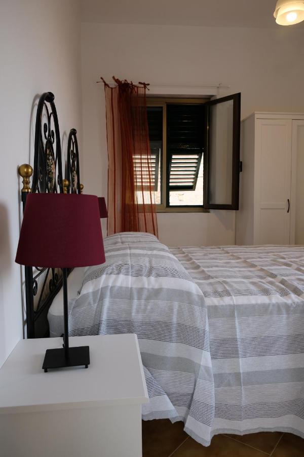 Countryhouse Traversa Du Furnu 因佩里亚 外观 照片
